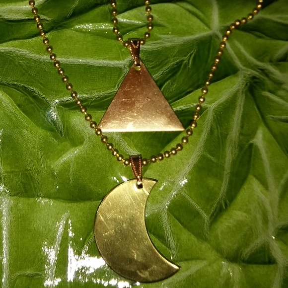 Crescent Moon + Pyramid Necklace Set Golden/Silver - Picture 5 of 8